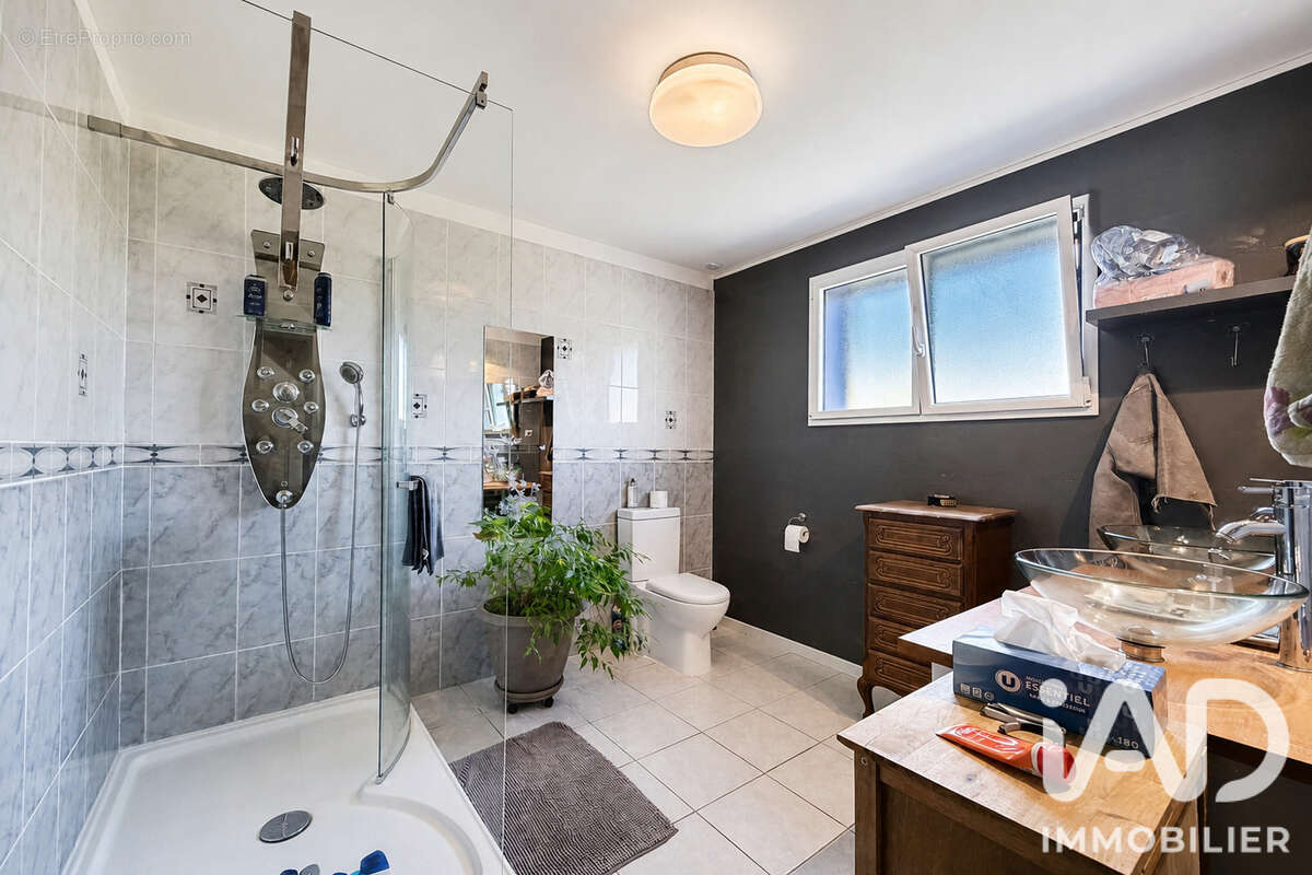 Maison 130 m² à Carentoir  - photo 4