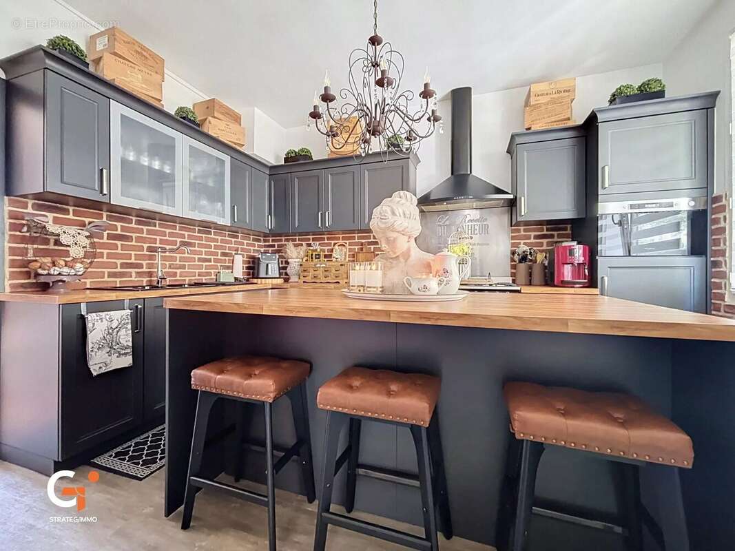 Sotteville-lès-Rouen Maison 8 pièces 147 m² - photo 3