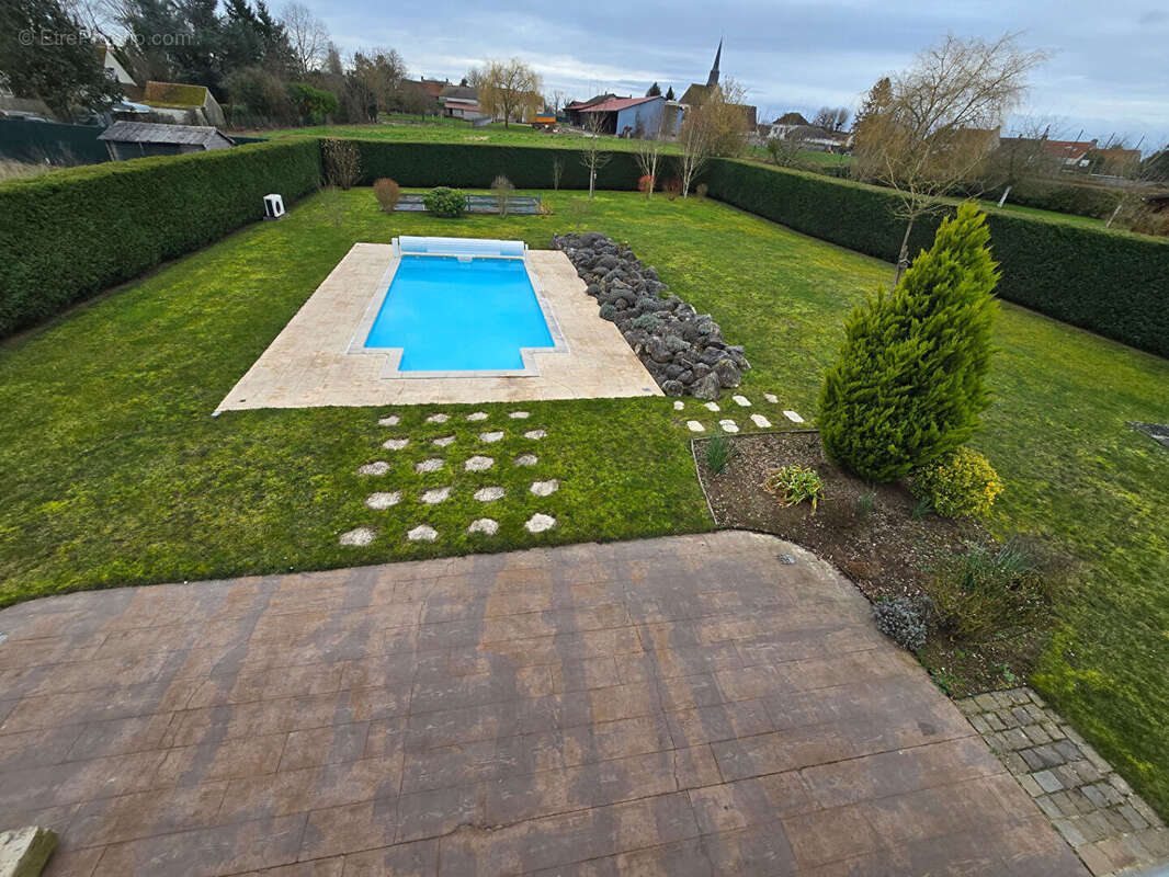 Maison à JOUY-LE-CHATEL