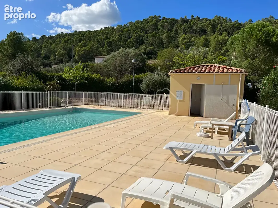 T2 de 44m² climatisé et traversant + 2 places de parkings privatives dans une copropriété prisée - photo 14