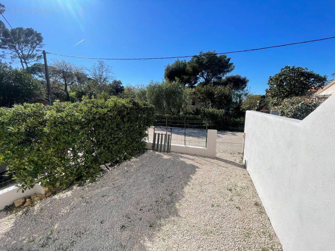Appartement à SIX-FOURS-LES-PLAGES