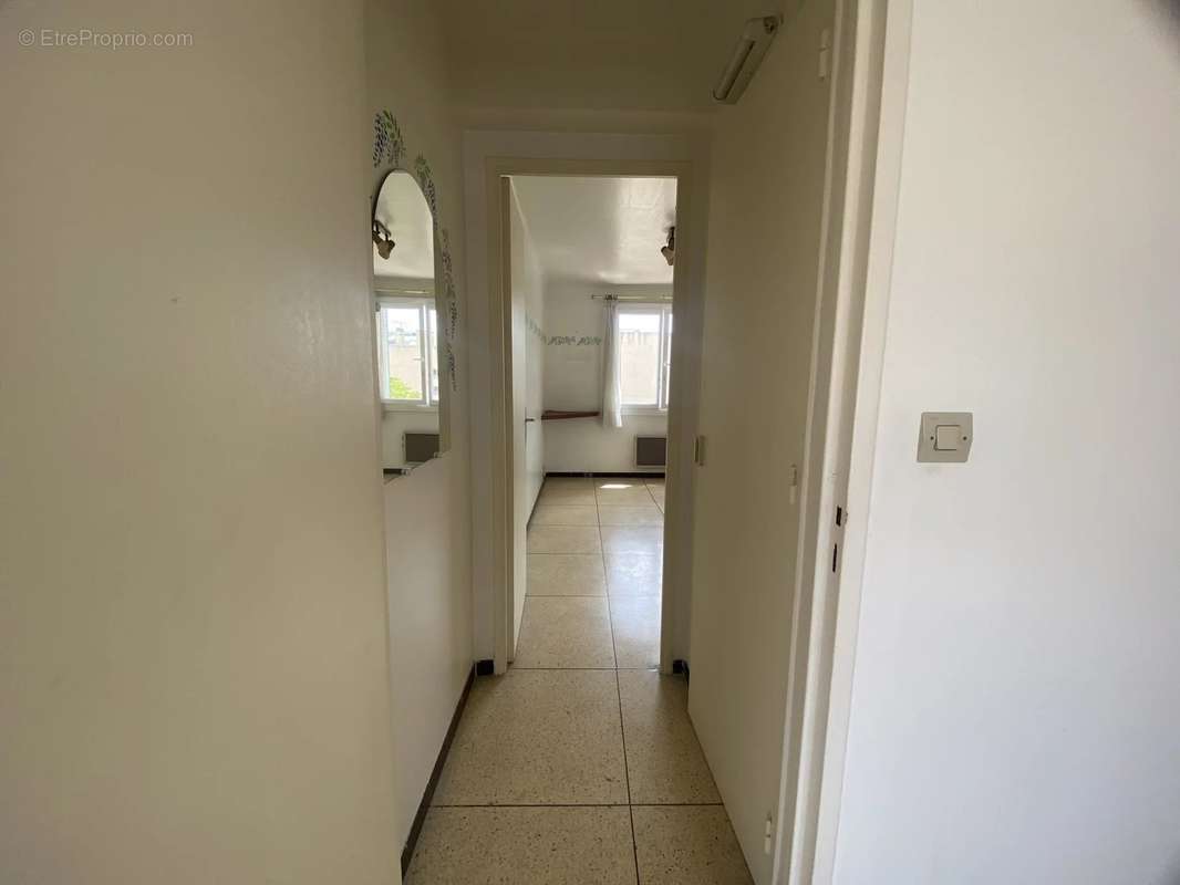 Appartement à MARSEILLE-4E