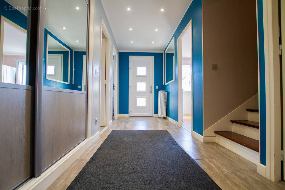 Maison à VILLENEUVE-LE-ROI