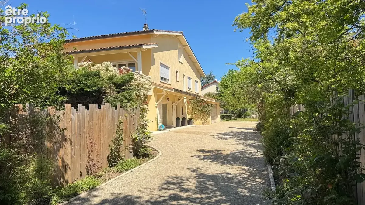 Maison centre de village au calme - photo 2