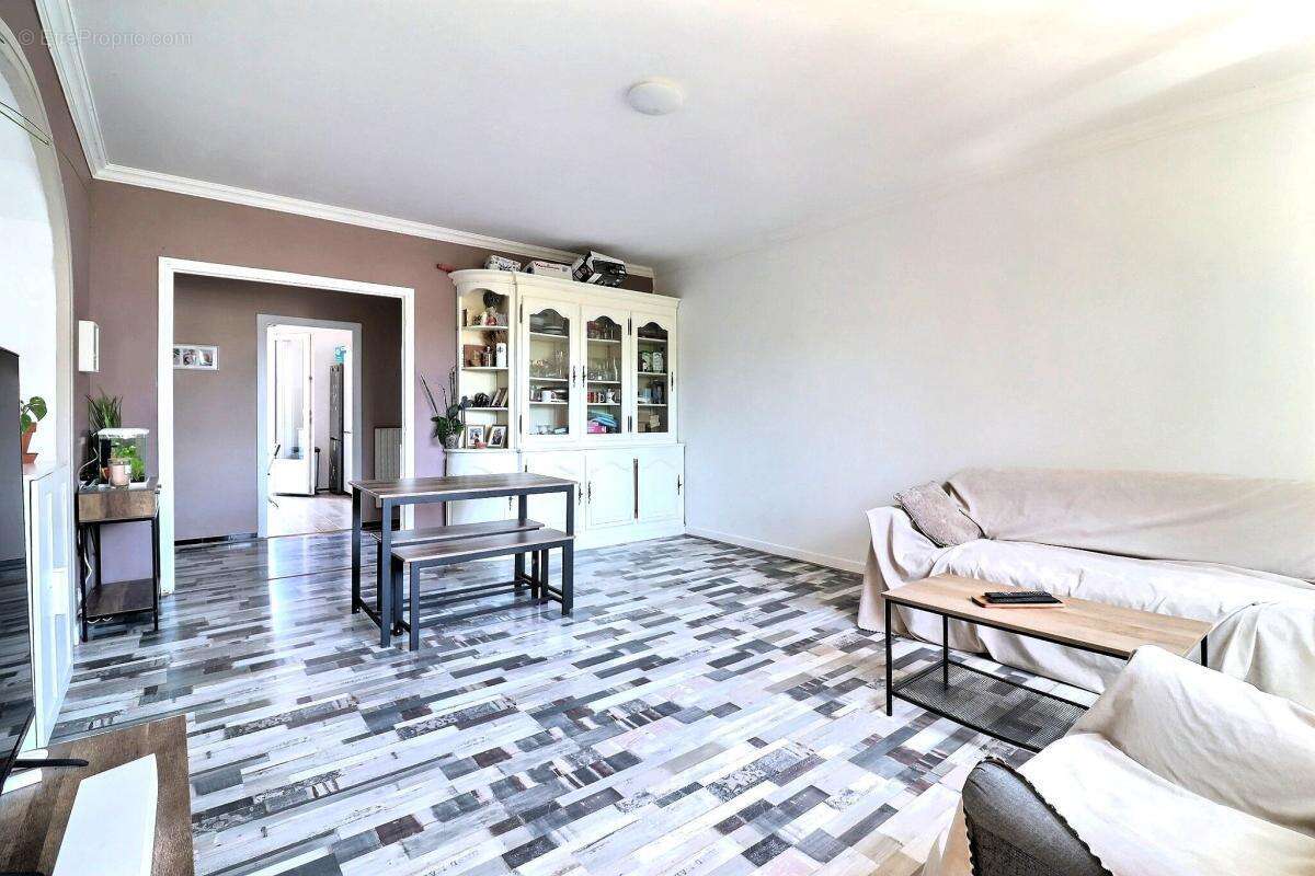 Appartement à CHENOVE
