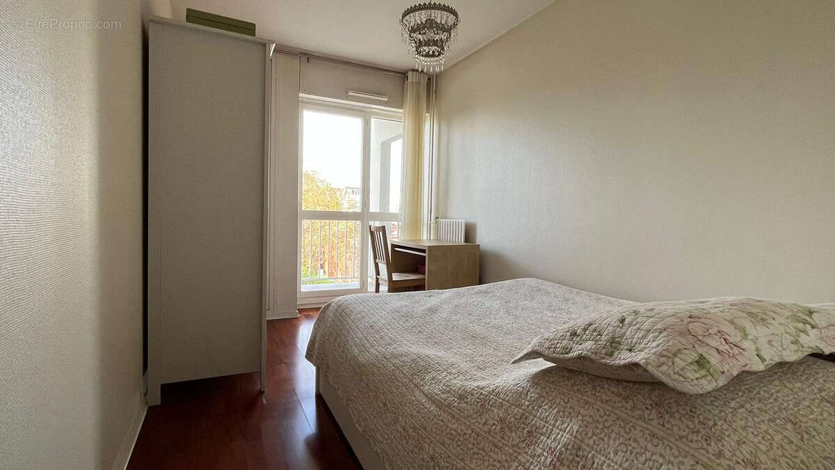 Appartement à SARTROUVILLE