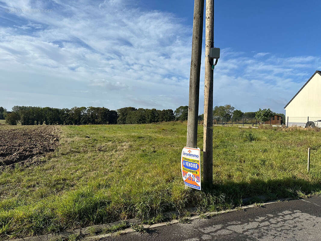 Terrain à VAULX-VRAUCOURT