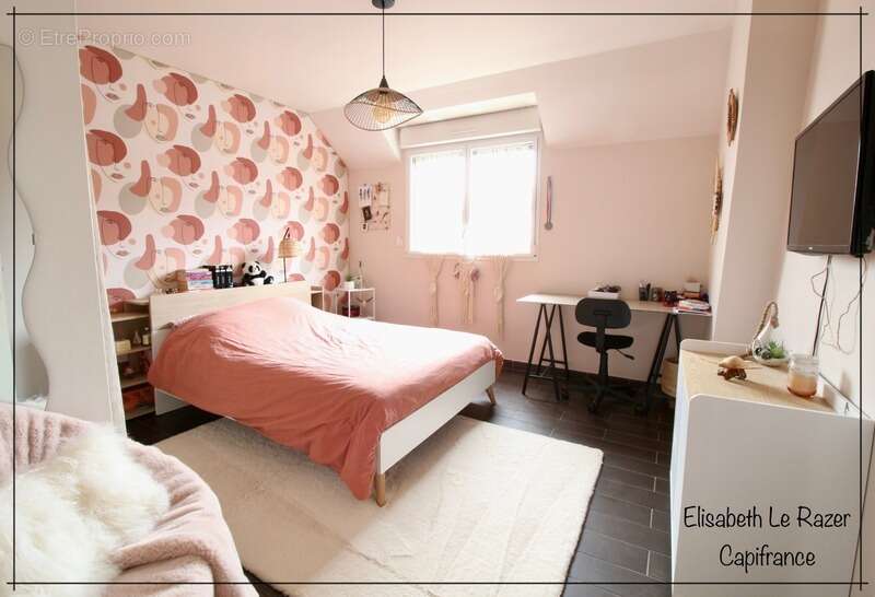 Maison à MONTREUIL-JUIGNE