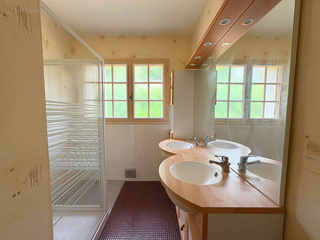 Maison a thorigne fouillard ! - photo 7