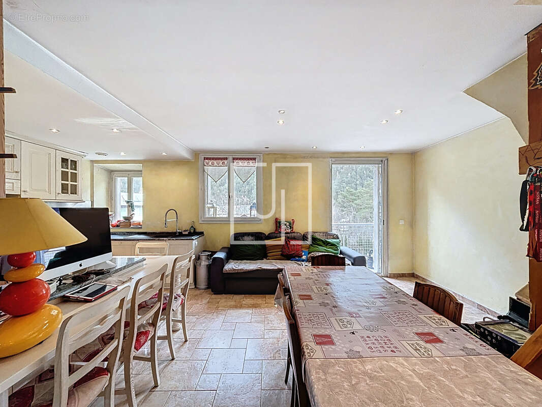 Appartement à LA CONDAMINE-CHATELARD