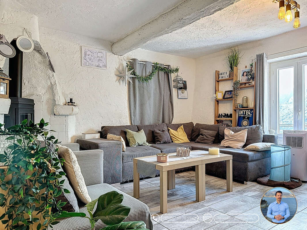 Appartement à CASTELLAR