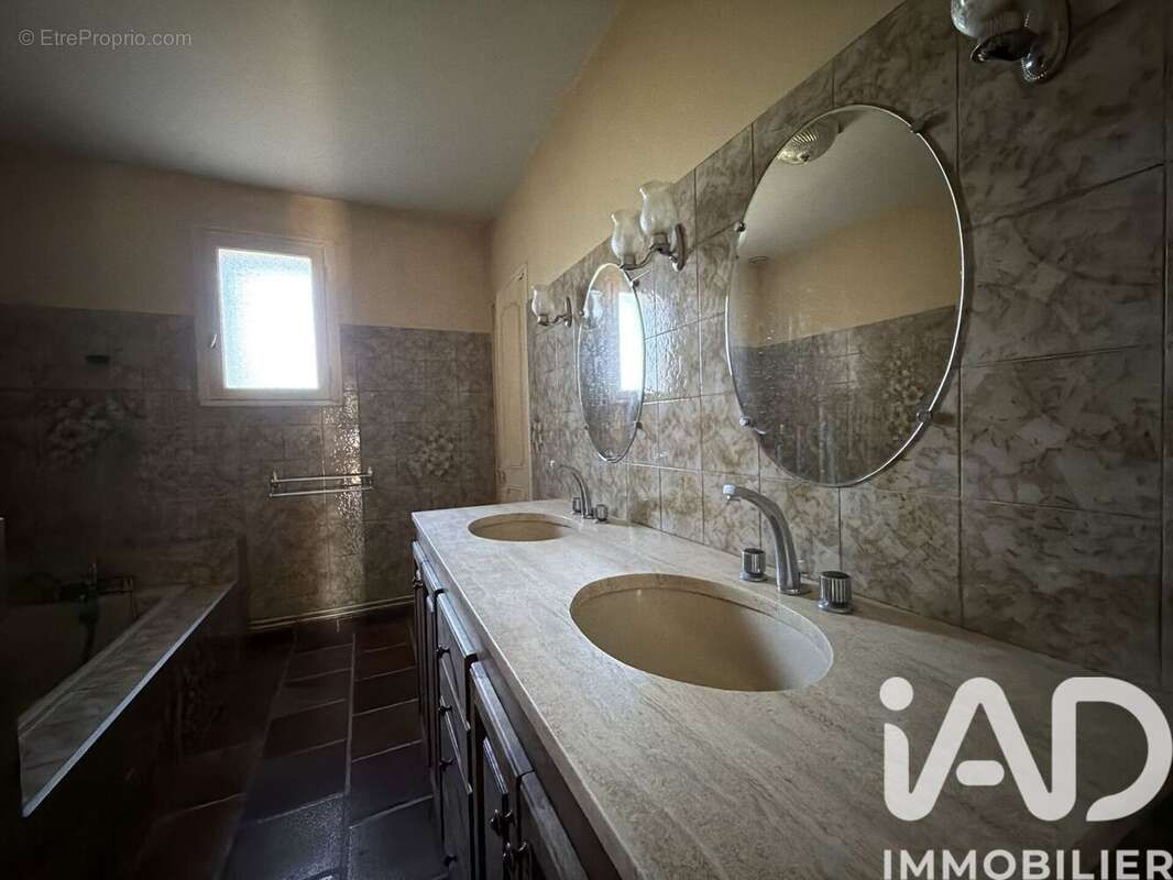 Maison 135 m² à Reynies  - photo 4