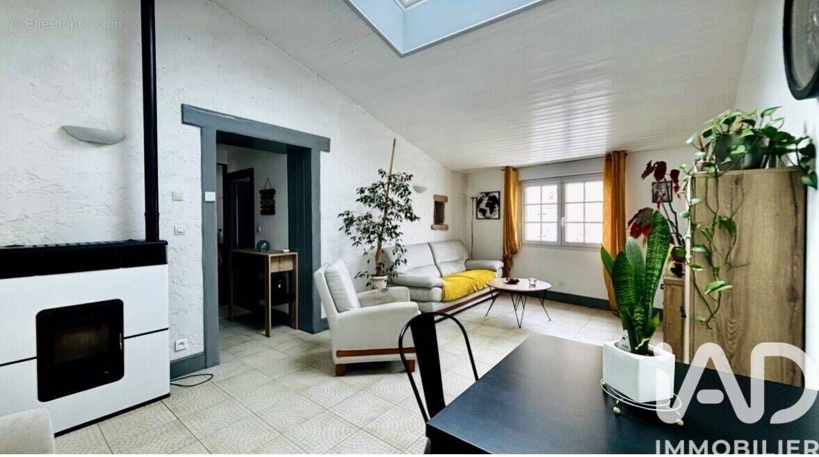 Photo 1 - Maison à ANDILLY