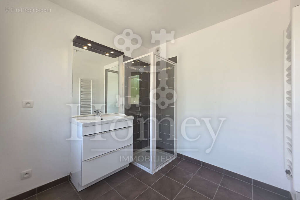 Appartement à VILLE-LA-GRAND