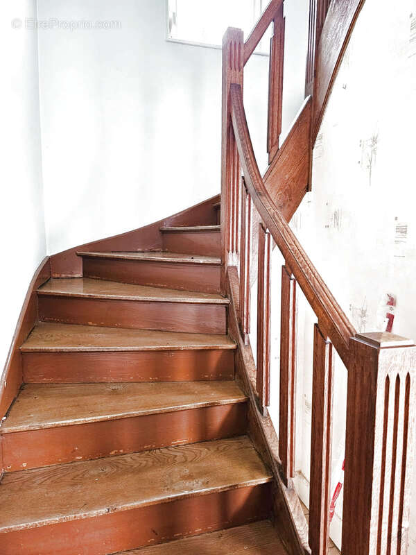 Maison à AUDUN-LE-ROMAN