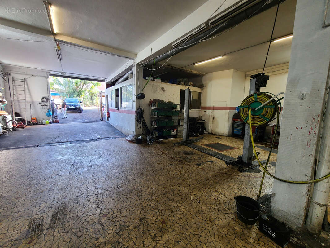 Commerce à MARSEILLE-3E