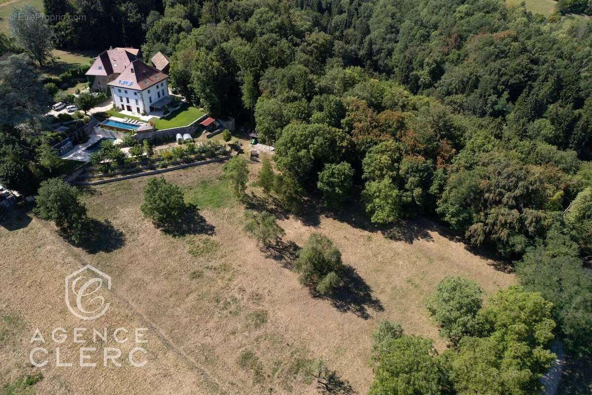 Maison à PERS-JUSSY