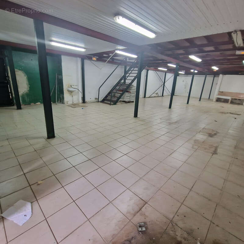Commerce à CAYENNE