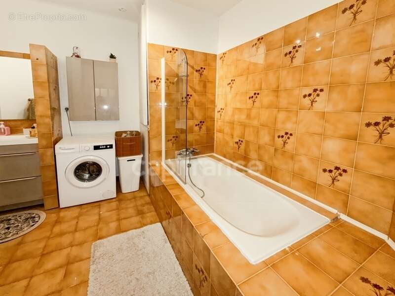 Appartement à MONTCEAU-LES-MINES