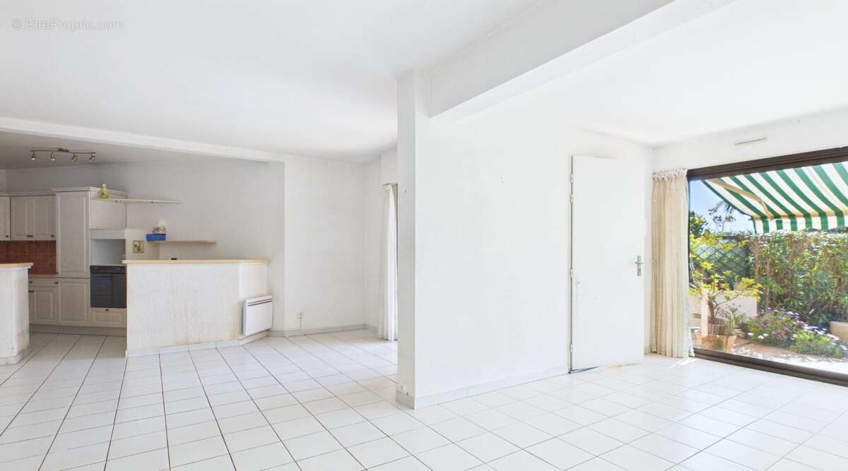 Appartement à CARQUEIRANNE