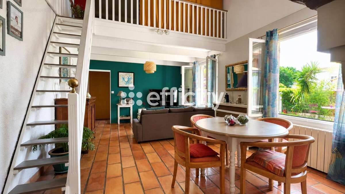 Maison 96 m² à Martigues  - photo 2