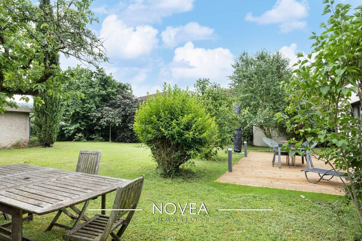 Maison à FLEURIEU-SUR-SAONE