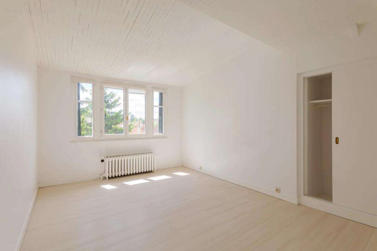 Maison à NEUILLY-PLAISANCE