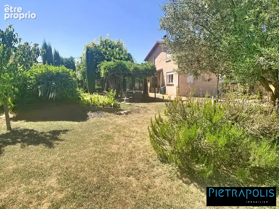 Maison 245 m² à Villefranche-Sur-Saone  - photo 6