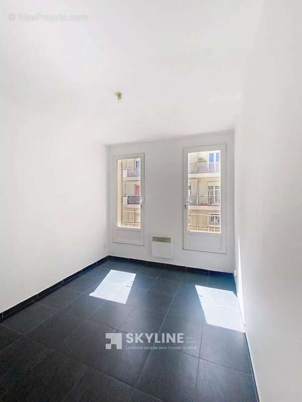Appartement à MARSEILLE-5E