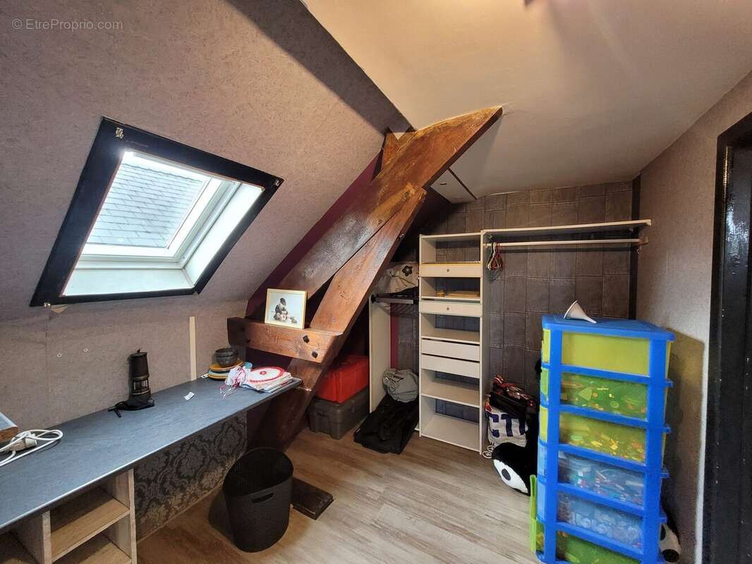 Maison à AVESNES-SUR-HELPE