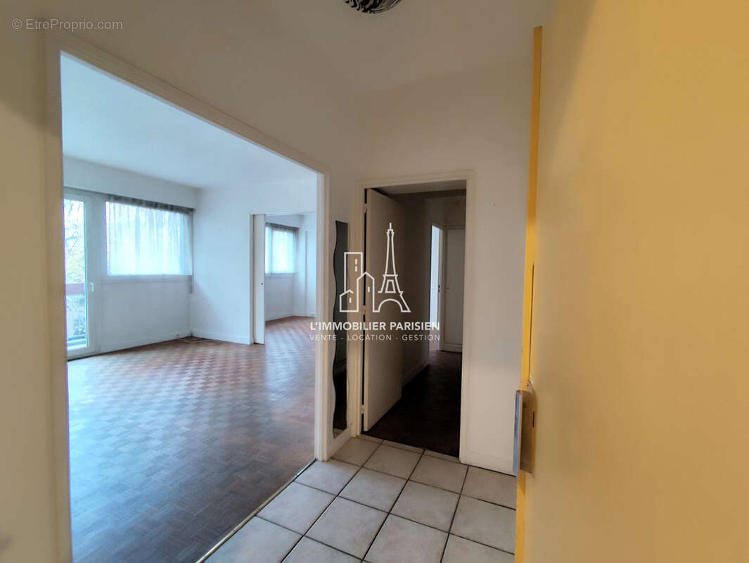 Appartement à PARIS-17E