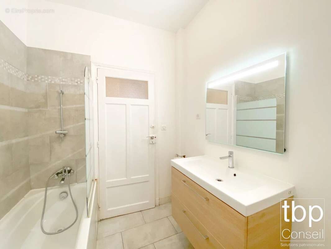 Appartement à MARSEILLE-6E