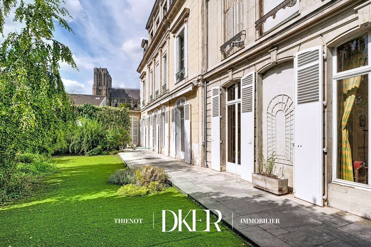 Vente Appartement Exceptionnel - Vue Cathédrale - photo 2