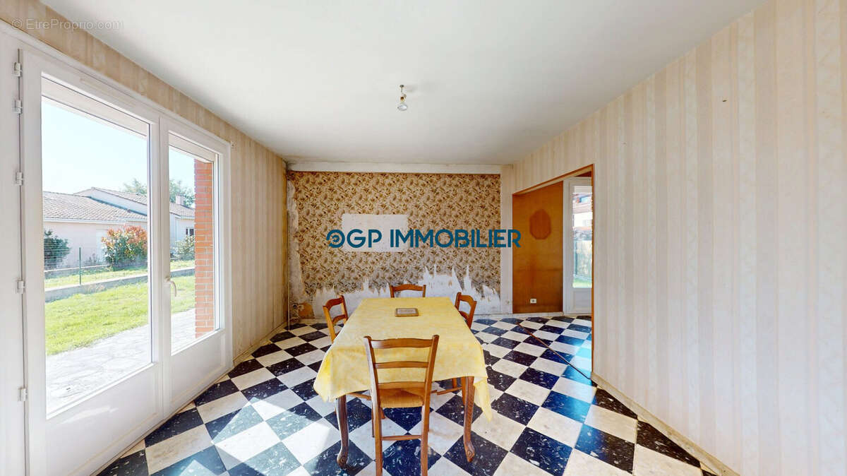 Maison à LA SALVETAT-SAINT-GILLES