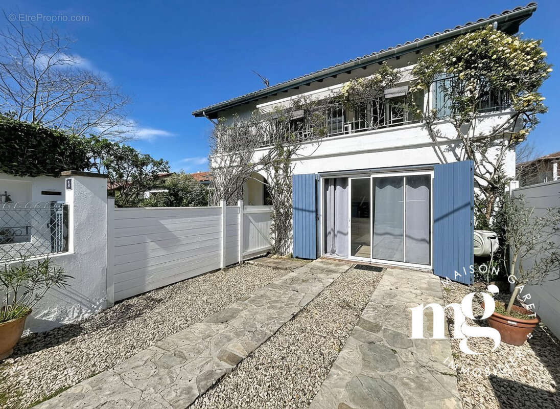 Appartement à CIBOURE