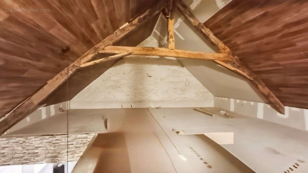 Maison à VICQ-EXEMPLET