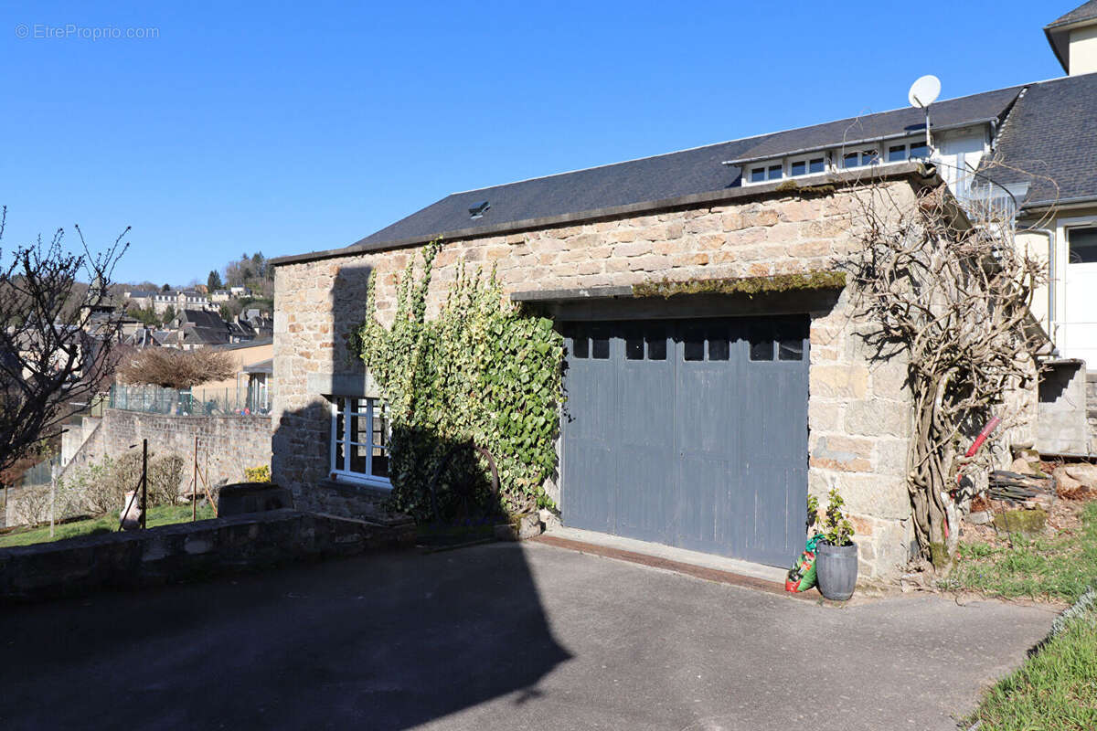Maison à CORREZE