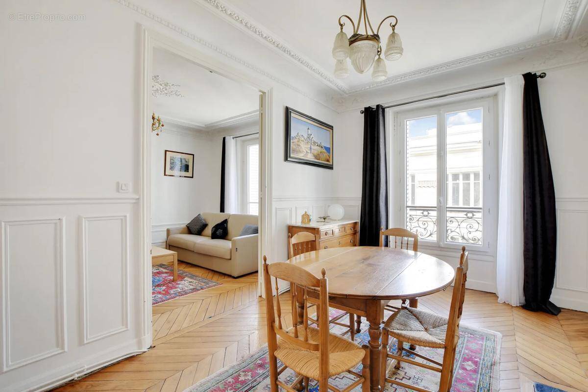 Appartement à PARIS-10E