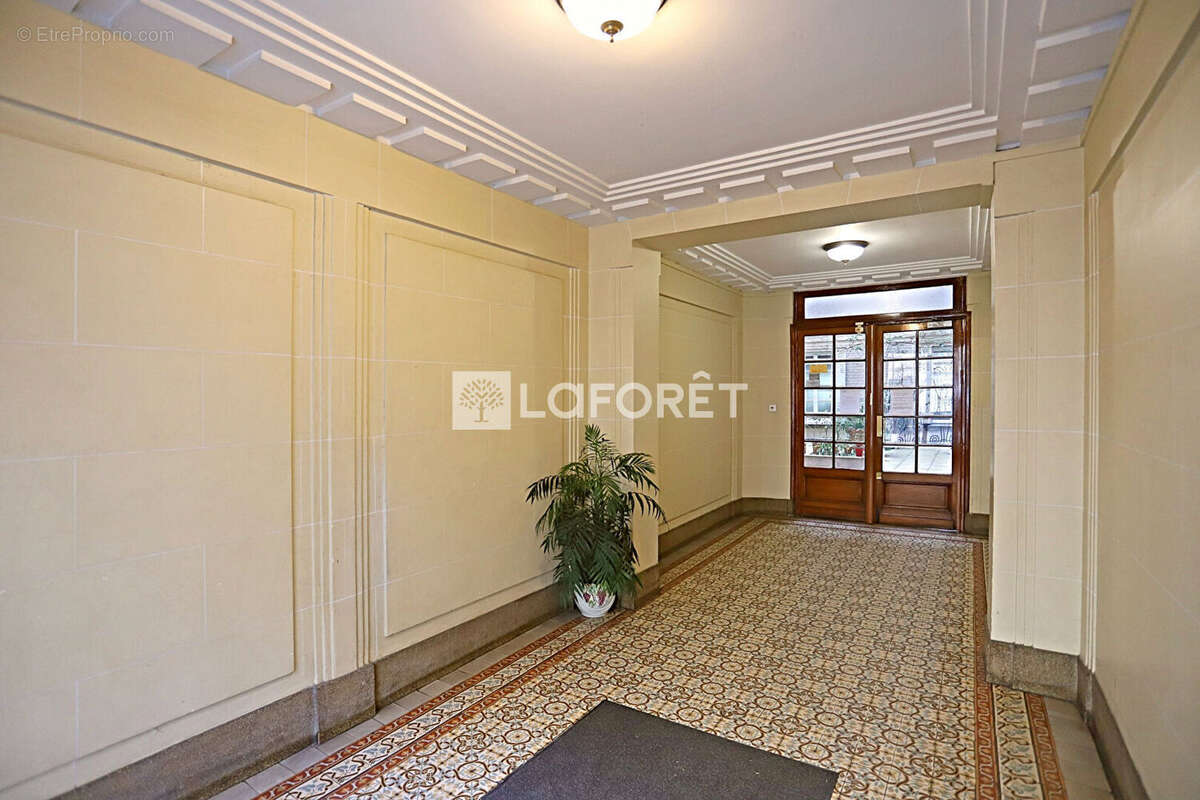 Appartement à PARIS-14E