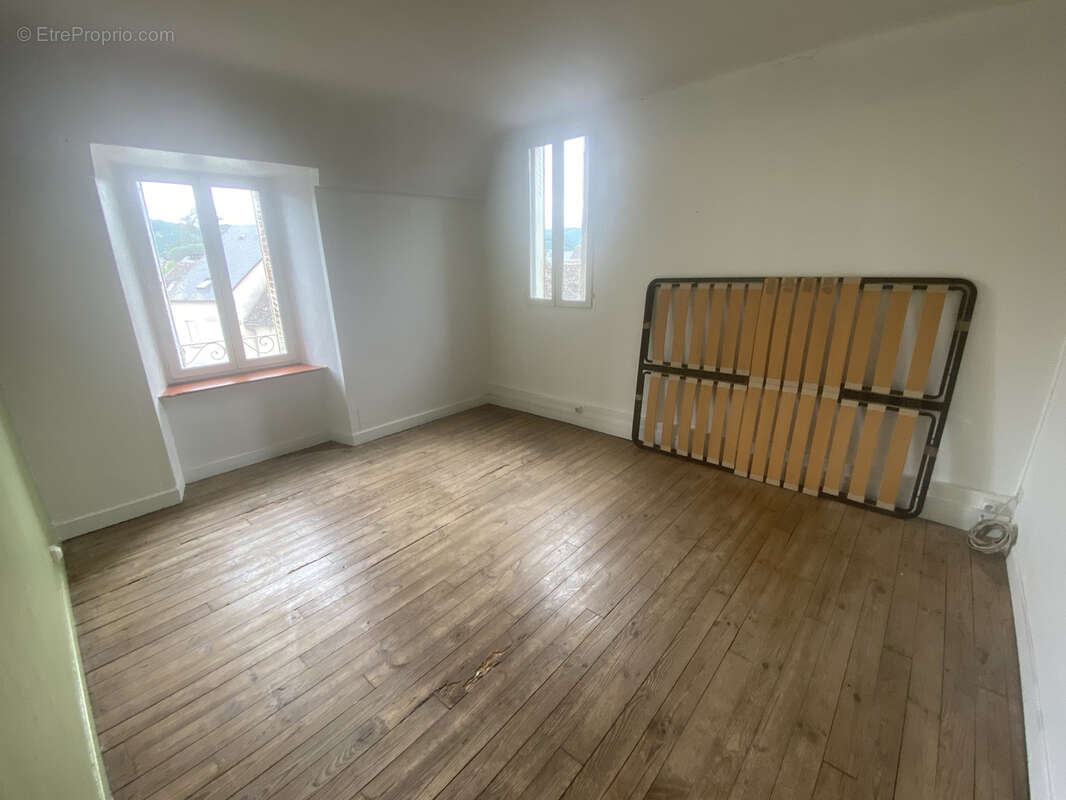 Appartement à MONCEAUX-SUR-DORDOGNE