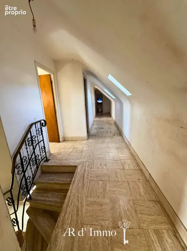 Maison en pierre avec dépendances - Terrain de 2 300 m² - photo 10