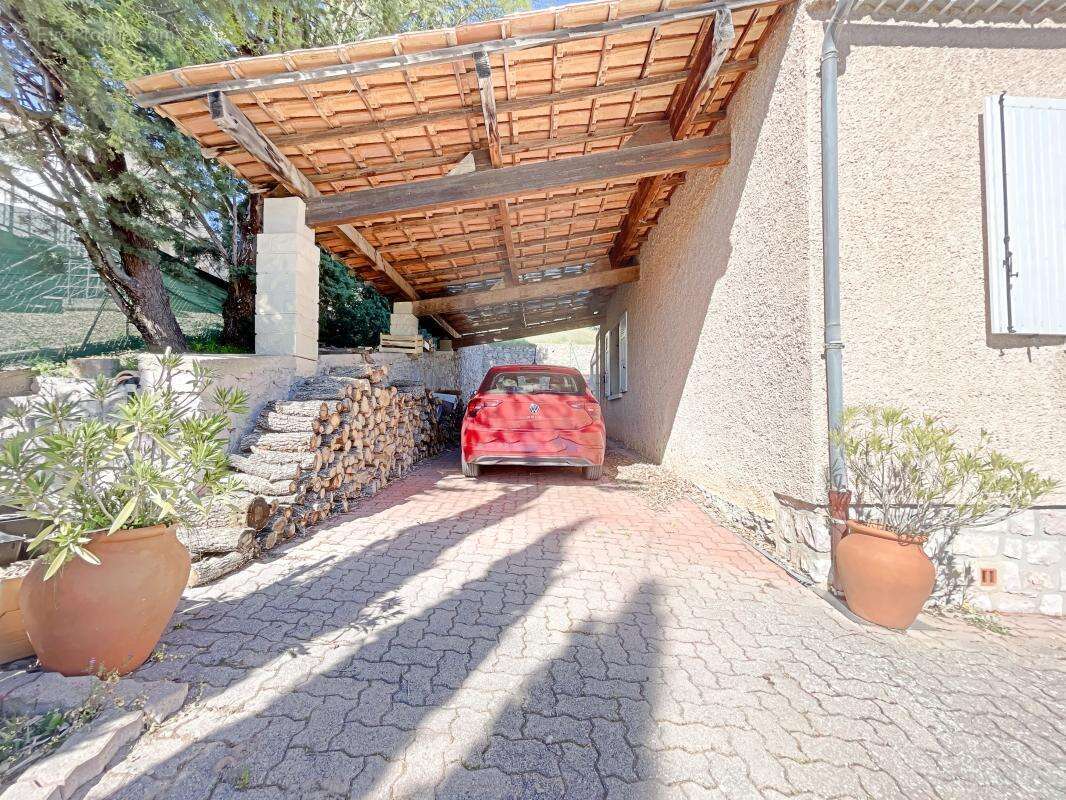 Maison à GINASSERVIS