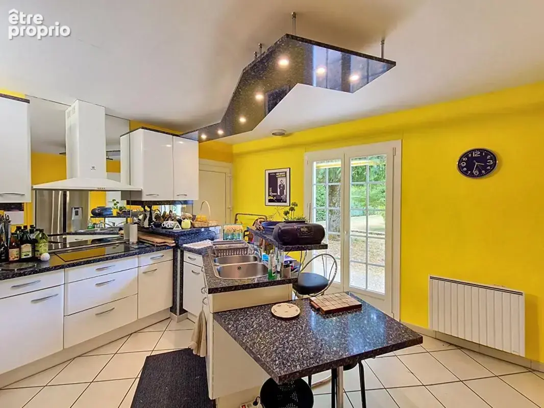 Appartement Cosne Cours Sur Loire 5 pièce(s) 155.80 m2 - photo 10