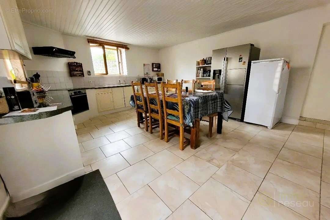 Maison à SAINT-SORLIN-DE-CONAC