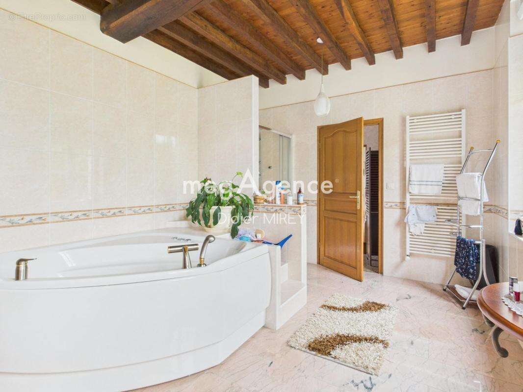 Maison à BERCENAY-EN-OTHE
