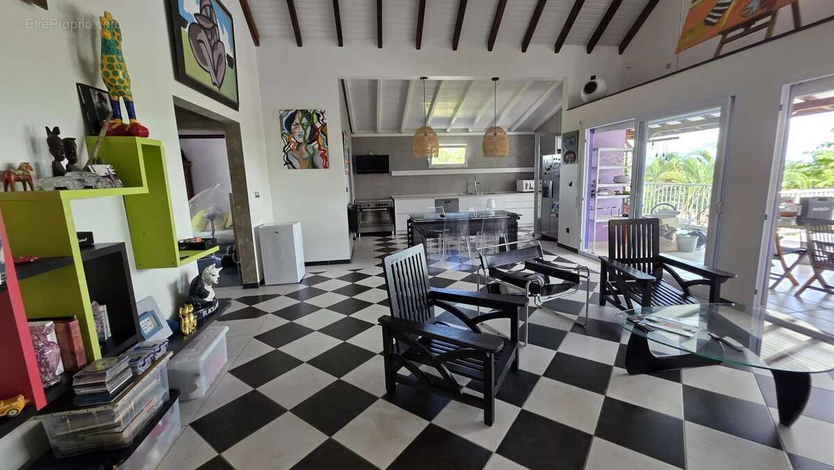 Maison à LES TROIS-ILETS