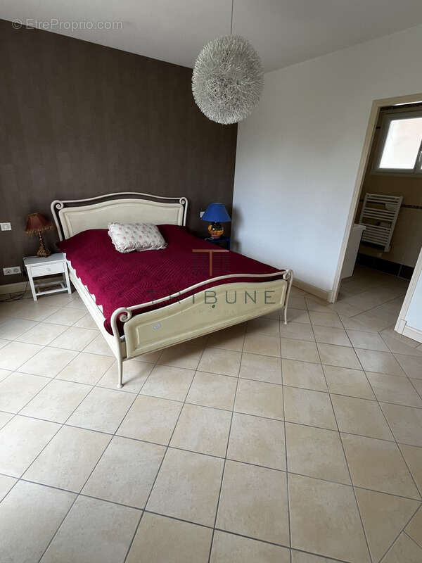 Villa avec vue sur un grand terrain - photo 13