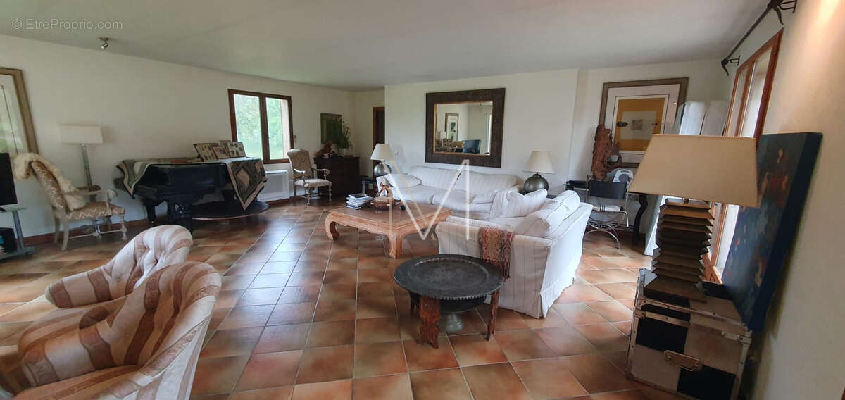 Maison à PLAN-DE-LA-TOUR