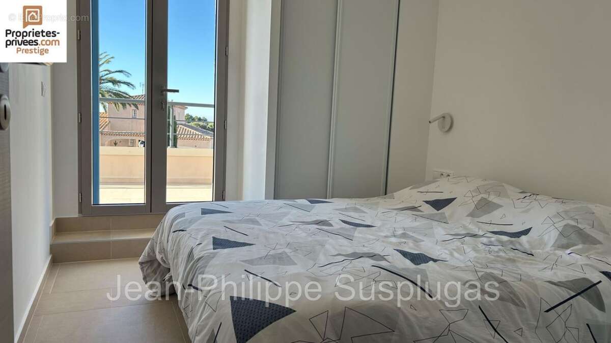 Maison à SAINT-CYR-SUR-MER