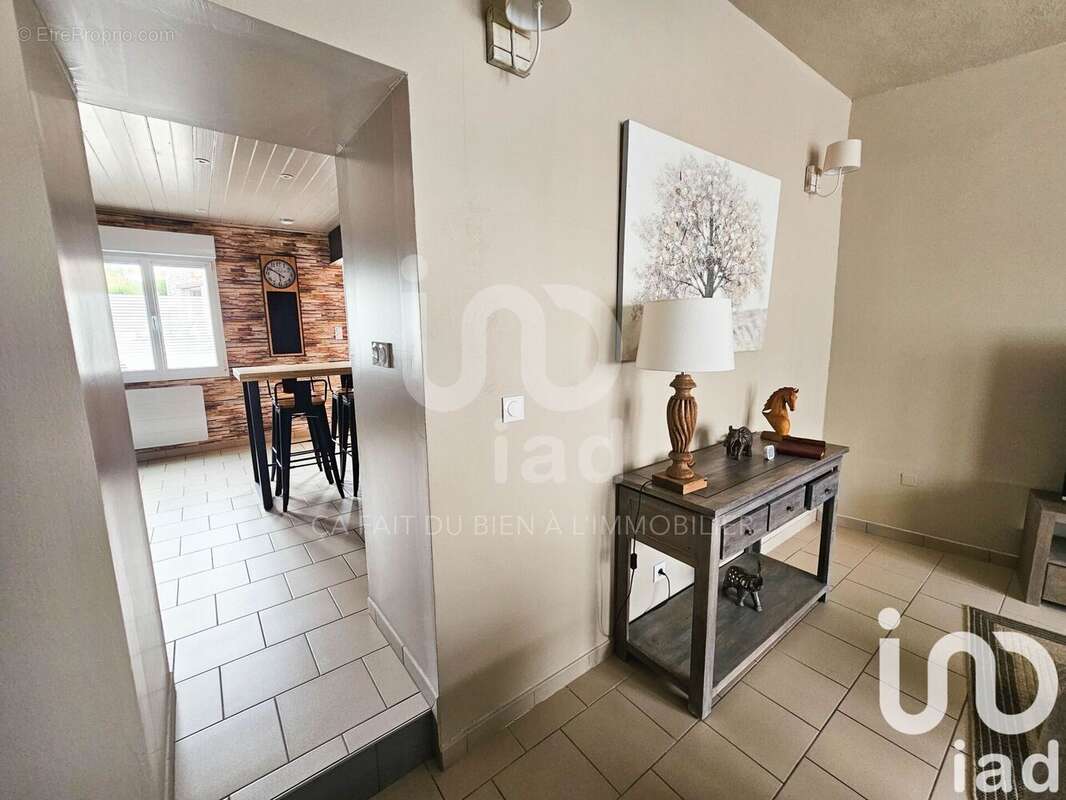 Maison 89 m² à Kergrist  - photo 2